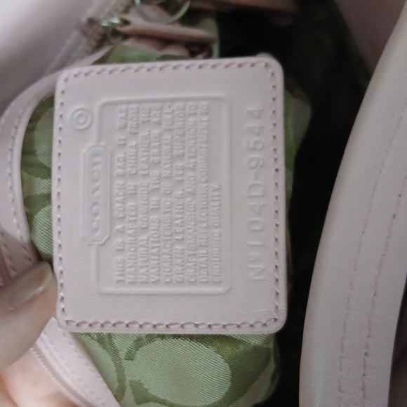 Vintage Coach Soho Bag 9544 In Bubblegum Pink EUC - Picture 8 of 10